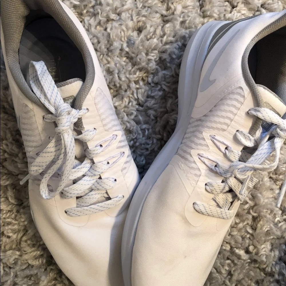 Womens Nike Shoes Size 8.5